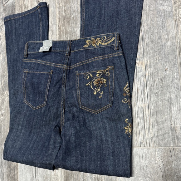 NWT! CHICO’S PLATINUM EMBROIDERED FLARE LEG JEANS LADIES SIZE 1 (=8 MISSY’S) - Picture 8 of 8